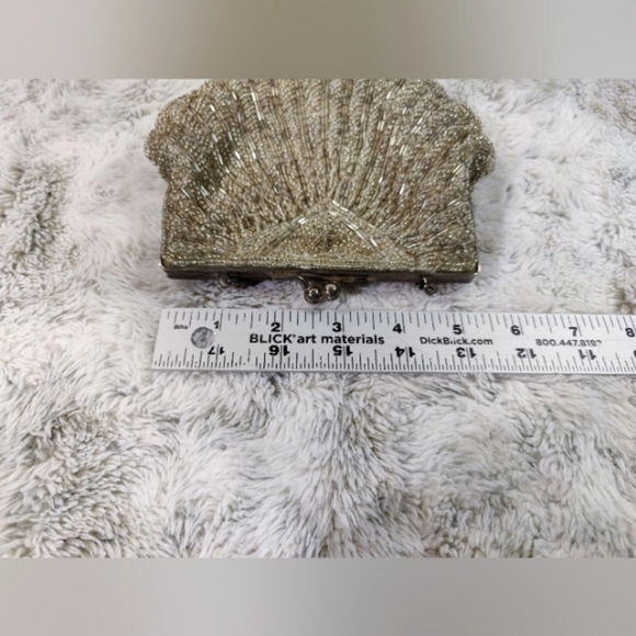 La Regale Clutch Crossbody Purse Metallic Beaded Silve Evening Formal Party CHIC - Picture 10 of 12